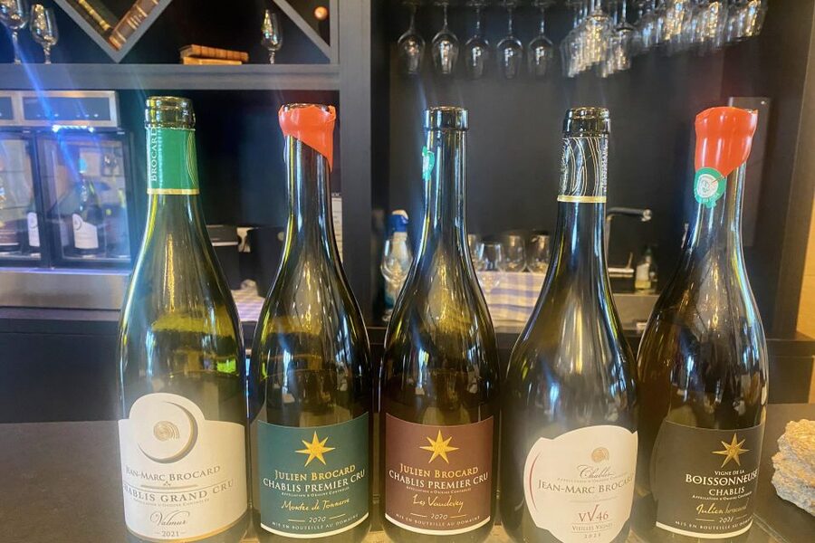 15 Burgundy Wines Chateau Pommard, Chablis Small-Group - The highway to Château de Pommard