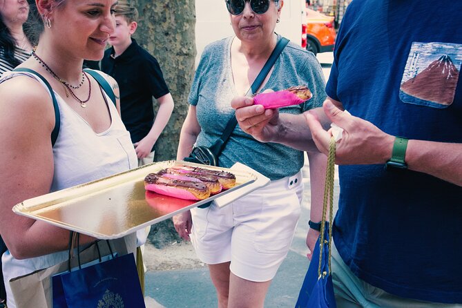 A Morning in Paris Food Tour: Croissants, Baguettes & Chocolate - How much walking and standing should you expect?