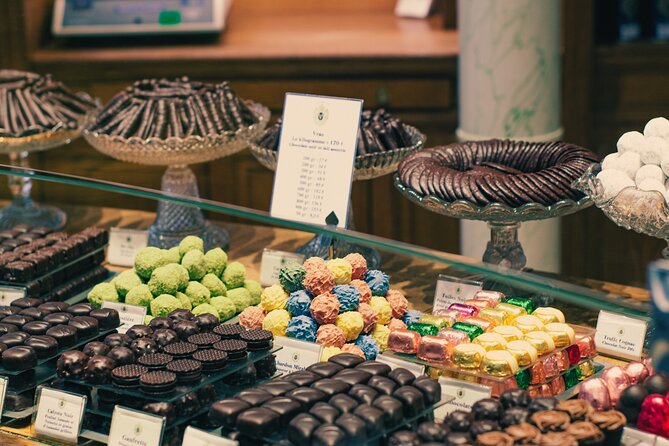 A Morning in Paris Food Tour: Croissants, Baguettes & Chocolate - Quiche at Boulangerie Pâtisserie Victoires