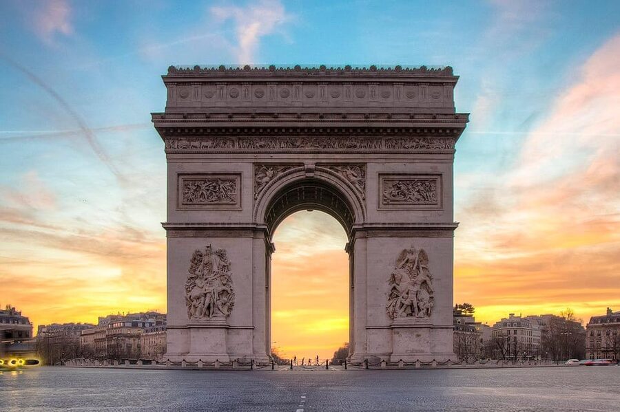Arc de Triomphe Rooftop: Unveil History & Breathtaking Views - The 30-minute outdoor history introduction
