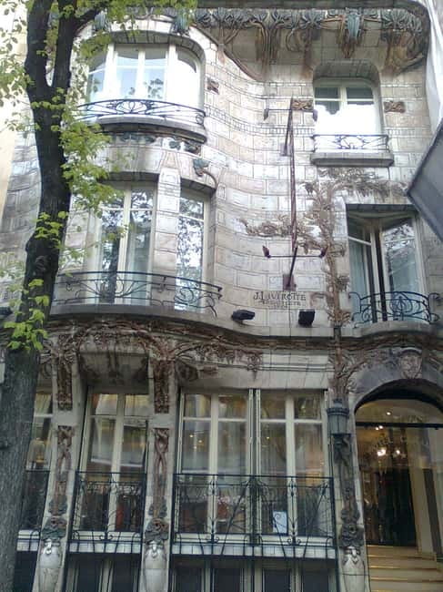Art nouveau Paris tour - Starting at the Eiffel Tower Area