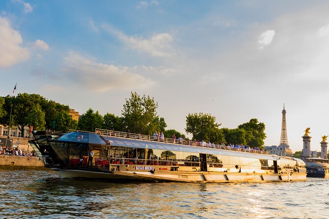 Bateaux Mouches Dinner Cruise on the Seine River in Paris - Boarding at Port de la Conférence