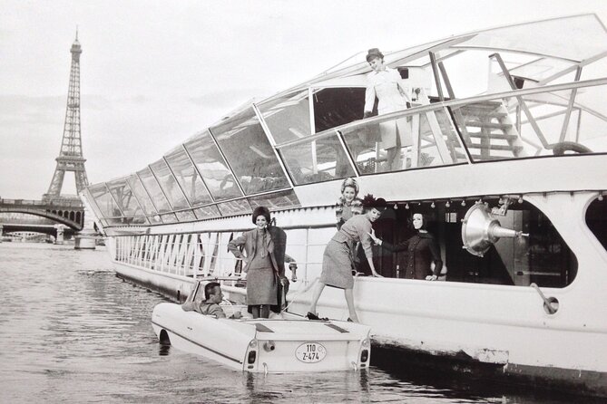 Bateaux Mouches Sightseeing Cruise in Paris with Champagne - The Eiffel Tower and the opening views