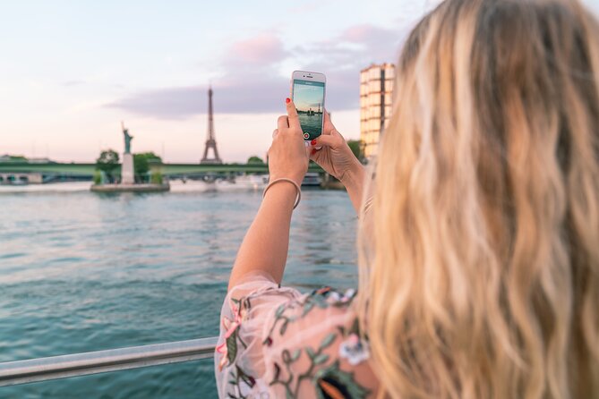 Bateaux Mouches Sightseeing Cruise on the Seine River in Paris - FAQ