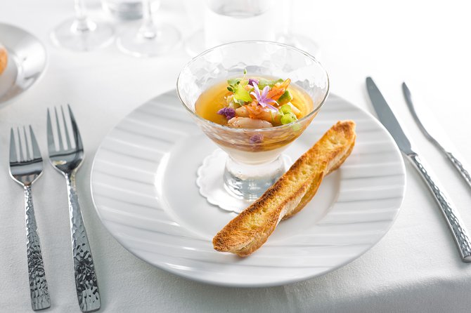 Bateaux Parisiens Seine River Gourmet Lunch & Sightseeing Cruise - The route from the Eiffel Tower to the eastern turn