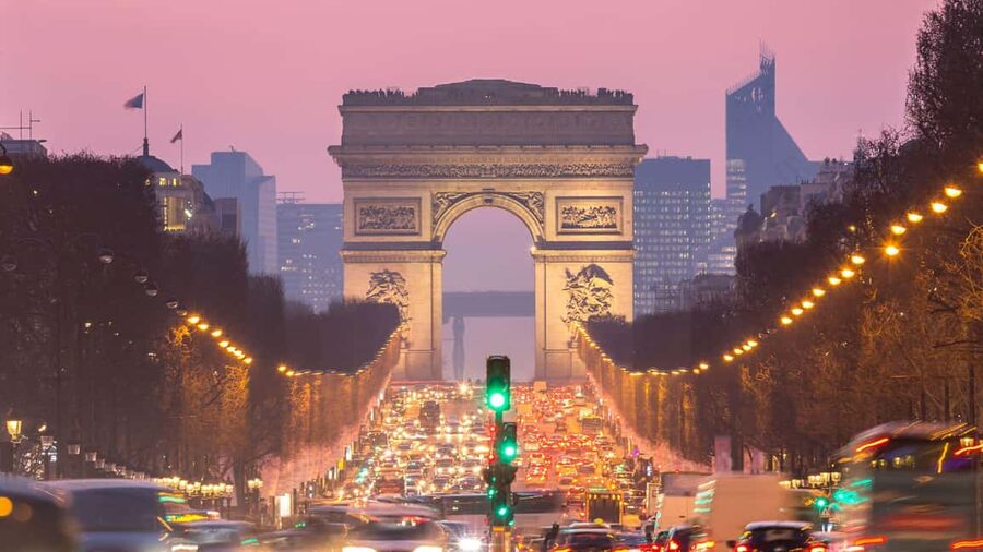 Best of Paris: Private Walking Tour with Local - What the six-hour option adds