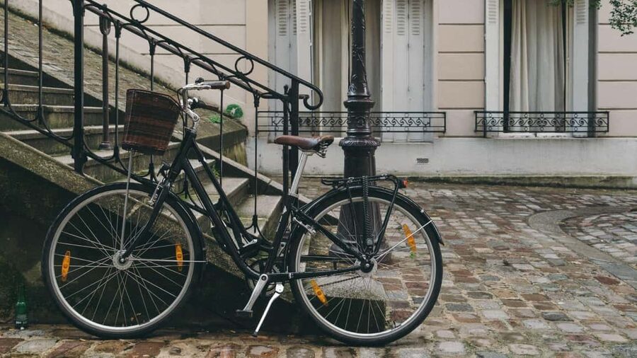 Best of Paris: Private Walking Tour with Local - A private route instead of a fixed sightseeing script