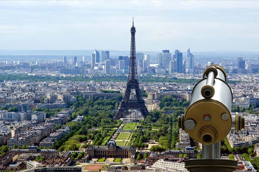 Best View of Paris: Montparnasse Tower Guided Tour - The cemetery pause: artists, writers, and actors