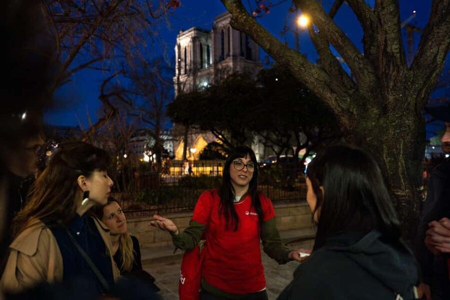 Boho Nights in Paris: A Magical Evening Tour - A quiet pause in the Luxembourg Gardens