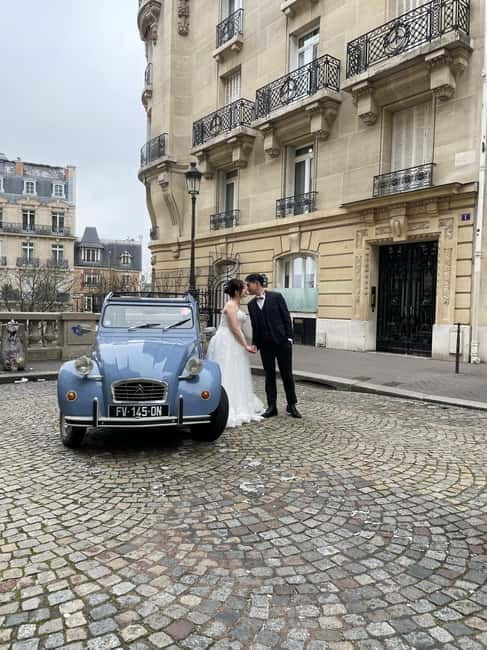 Classic Citroën 2CV tour of Paris, 1 hour - Starting behind the Eiffel Tower at Champ-de-Mars