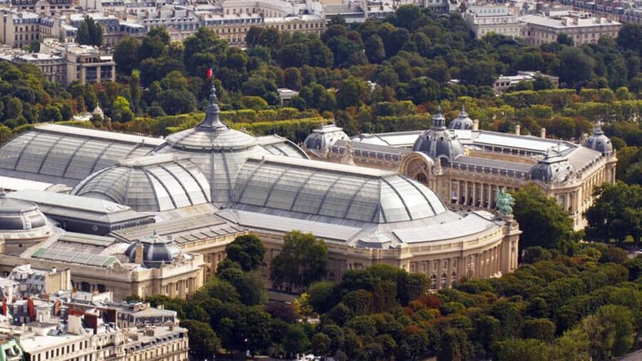 Classical and Monumental Paris Tour along the Seine River - The National Assembly and the French Republic
