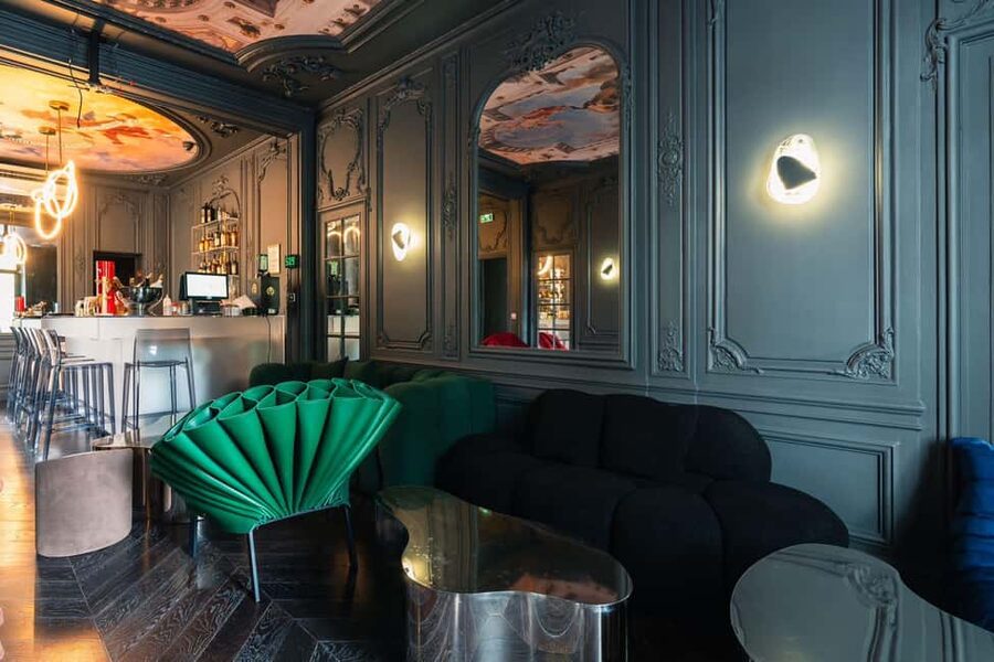 Cocktails lessons in Speakeasy - Should you book the Bastille cocktail lesson?