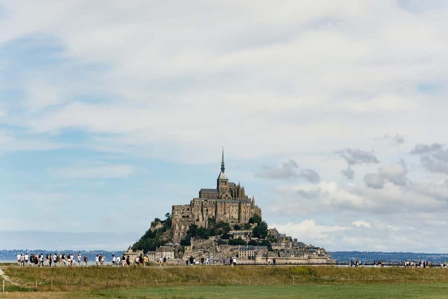 Day Trip to Mont-Saint-Michel from Paris - Exploring the walls, lanes, and lower town