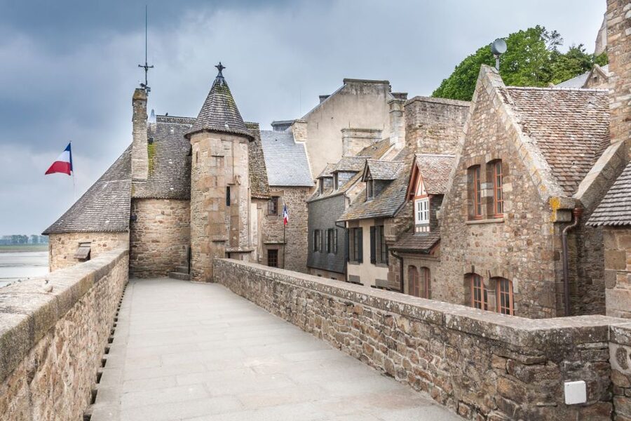 Day Trip to Mont-Saint-Michel from Paris - Reaching Mont-Saint-Michel Abbey