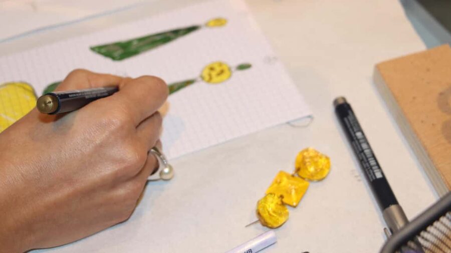 Design Luxury Jewelry in le Marais, in the heart of Paris! - Learning what makes jewelry feel luxurious