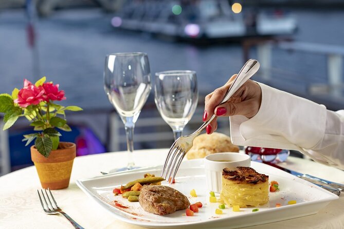 Dinner Cruise Prestige Check-out from the Eiffel Tower - Drinks and the real price of the evening