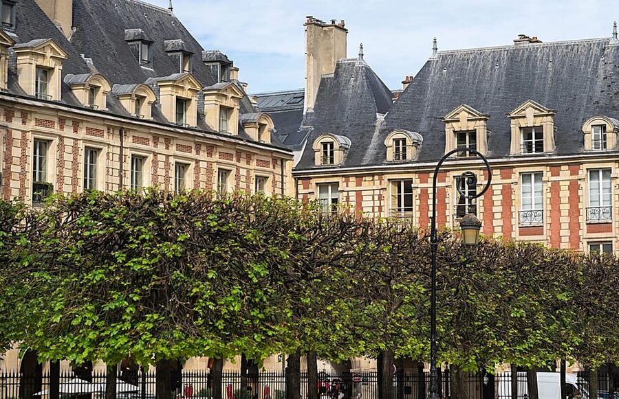 Discover the Marais (:) An Outdoor Detective Adventure - The Carnavalet area and a less obvious stop