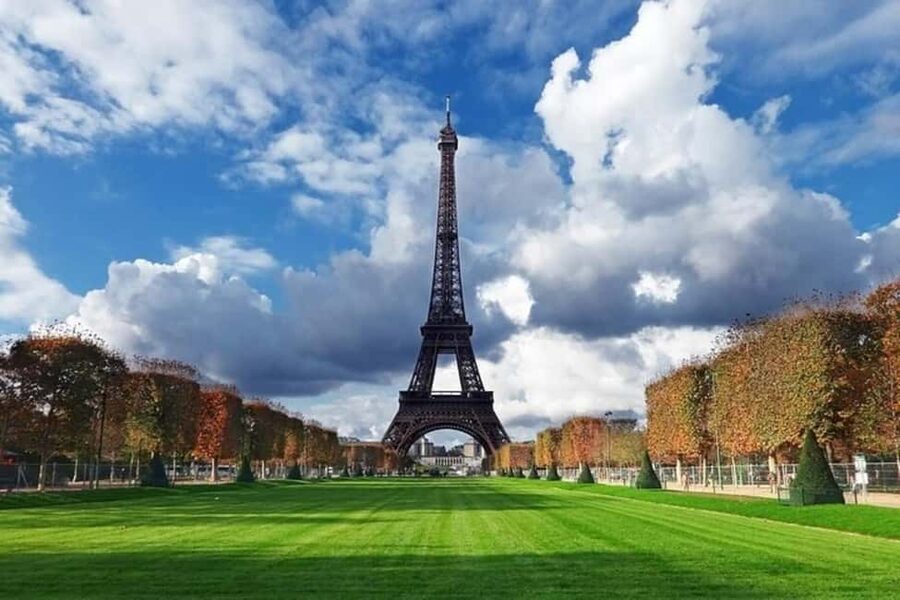 Discovering Le Marais: Guided Walking Tour of Paris - Village Saint-Paul and the calm side of Le Marais
