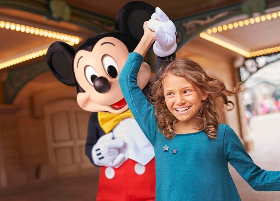 Disneyland® Paris 1-Day Flexible Date Ticket - Choosing between Disneyland Park and Walt Disney Studios Park