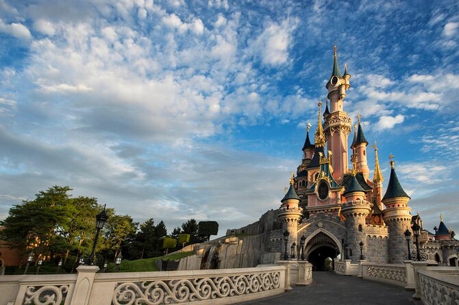Disneyland® Paris Parks Admission Tickets - Choosing between one park and two