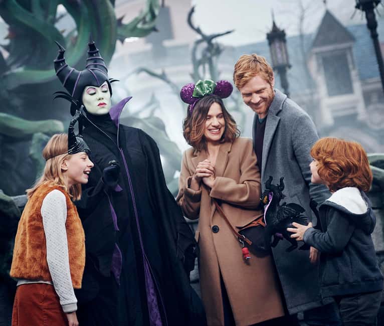 Disneyland® Paris Tickets for Train and Parks - Collect your tickets before heading east