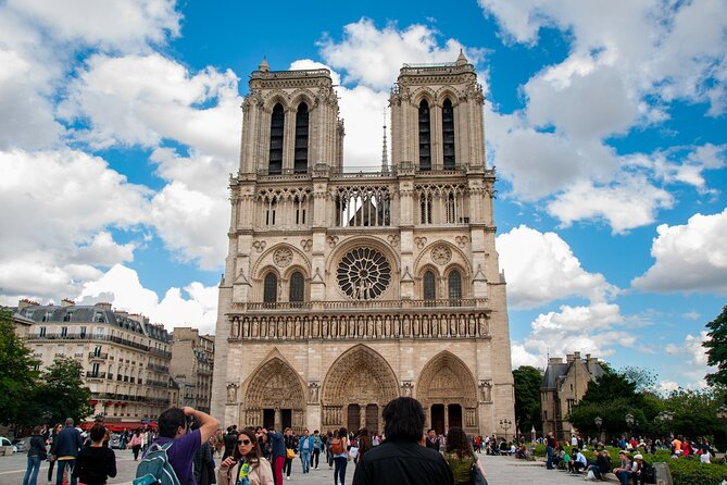 Early Access Paris Notre Dame Cathedral Walking Tour - The medieval center around Notre Dame