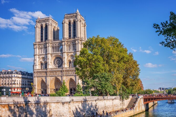 Early Access Paris Notre Dame Cathedral Walking Tour - A short walk beside the Seine