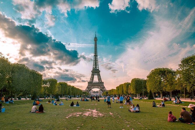 Eiffel Tower Access to 2nd Floor & Summit with Host by Lift - Security, elevators, and the first major wait