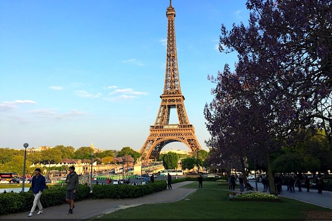 Eiffel Tower Climbing Tour with Summit Access - What the guides add to the climb