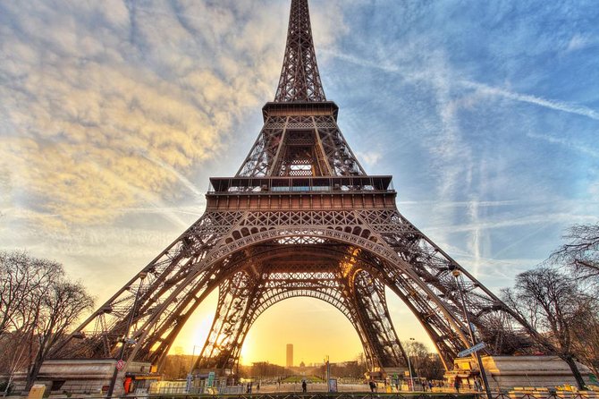 Eiffel Tower Dedicated Reserved Access Top or 2nd floor by lift - The second floor gives you the classic Paris view