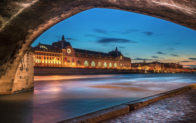 Eiffel Tower Dinner Experience and Sightseeing Seine River Cruise - Seeing Paris from the Seine after dark
