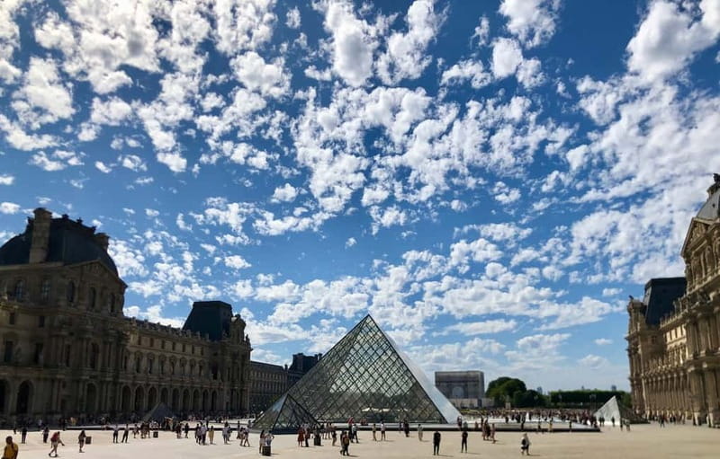 Emily inspired walking tour - A local bakery and the small Paris pleasures