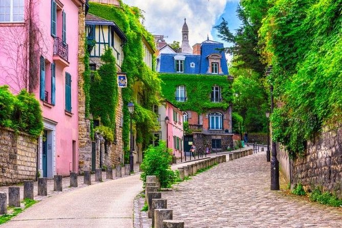 Escape game in Montmartre - Sacré-Coeur and the first clues