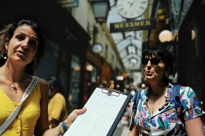 Escape Game in the Covered Passages in Paris - Solving the clues with your group