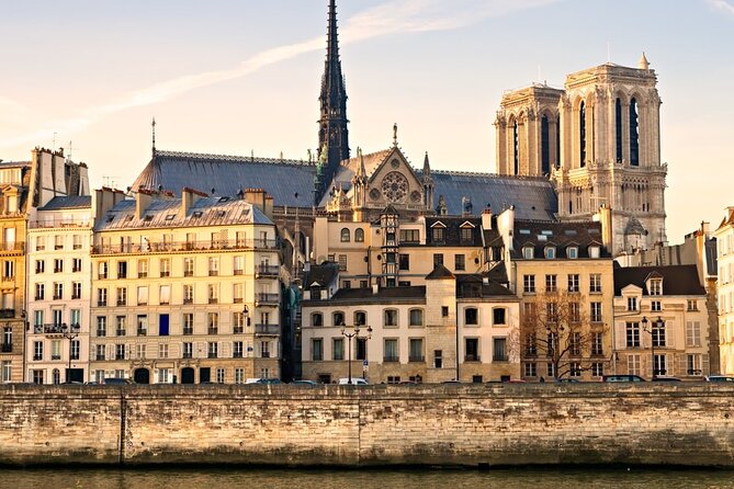 Escape game on the Île de la Cité - Hôtel-Dieu and the island’s quieter details