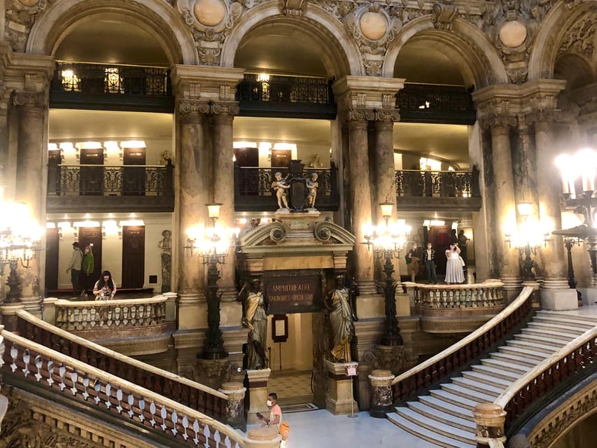Family-friendly treasure hunt at Opera Garnier - How the 90-minute hunt works for children