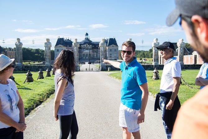 Fontainebleau and Vaux-Le-Vicomte Castle Small-Group Day Trip From Paris - Lunch in Fontainebleau, with time for a local recommendation