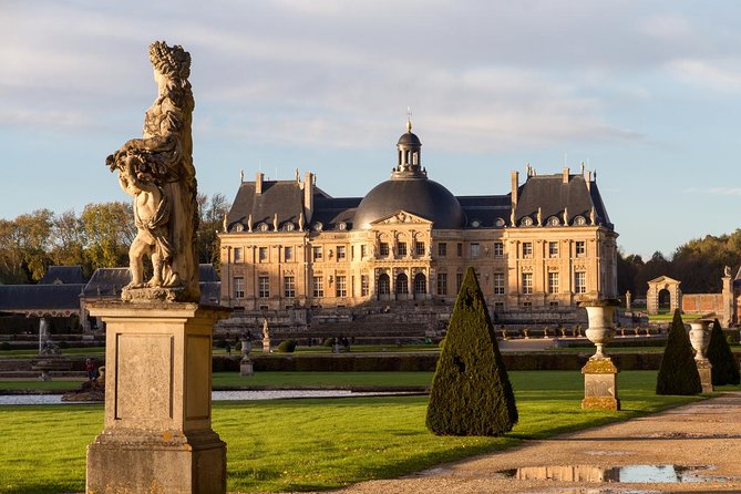 Fontainebleau and Vaux-Le-Vicomte Castle Small-Group Day Trip From Paris - What the small-group format really adds