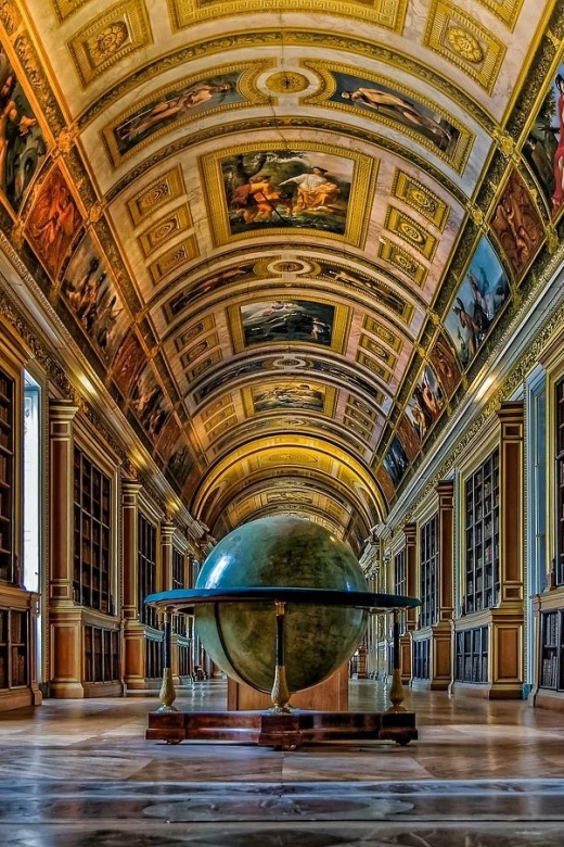 Fontainebleau Castle Private guided tour from Paris - The gardens add breathing room