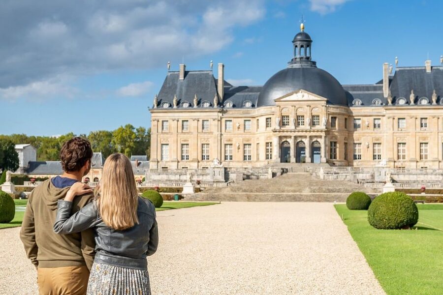 Fontainebleau & Vaux-le-Vicomte Châteaux Day Tour from Paris - Key points to know before booking