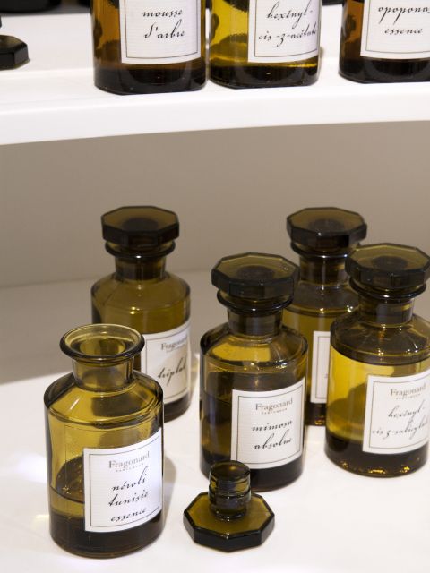 Fragonard Paris: Mini Perfume Workshop in Chinese - Why the Chinese-language format matters