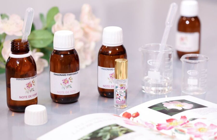 Fragonard Paris - Mini Perfume workshop - only in Spanish - A small perfume lesson inside an old Paris mansion