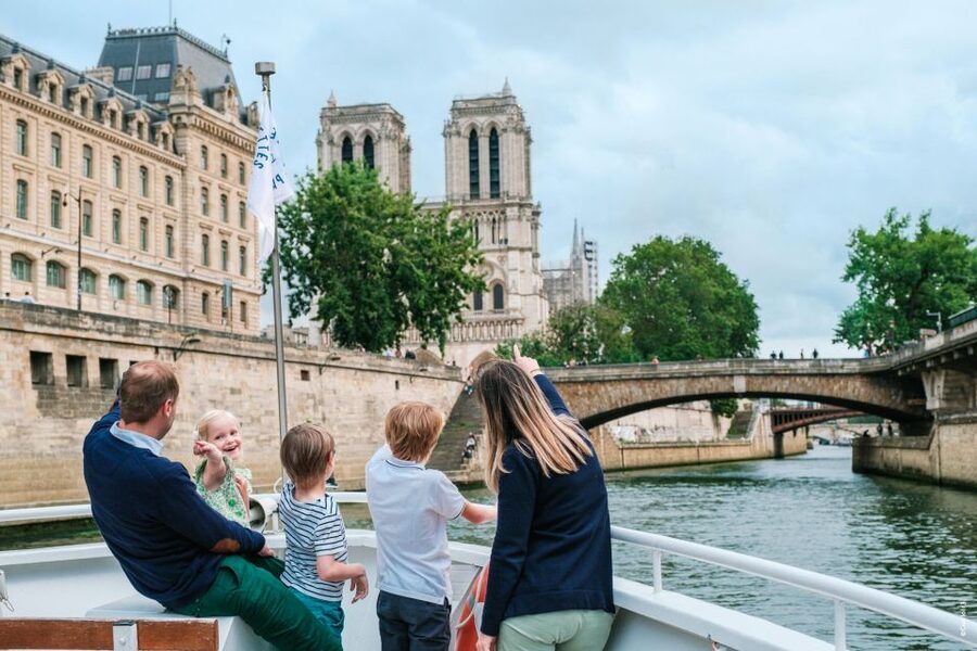 From Disneyland Paris: Paris Day Trip and Sightseeing Cruise - One hour on the Seine