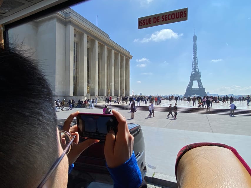 From London: Paris Day Trip with Lunch on Eiffel Tower - Free time near the Louvre