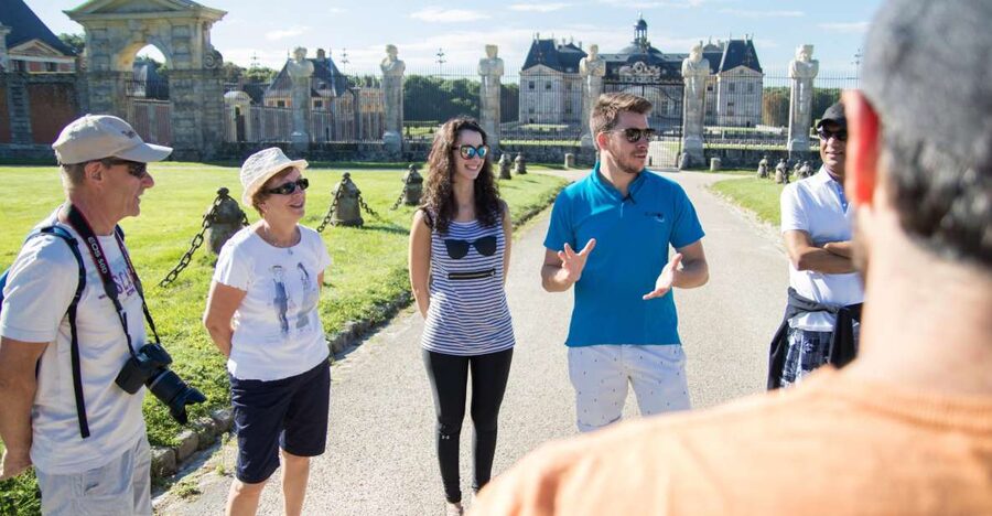 From Paris: Chateau de Fontainebleau & Vaux-Le-Vicomte Tour - How the guide and audio system shape the day