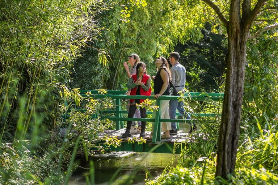From Paris: Day Trip to Giverny & Versailles with Lunch - Riding from Paris to Giverny