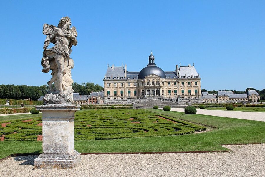 From Paris: Fontainebleau & Vaux-le-Vicomte Private Tour - Why these two châteaux work so well together