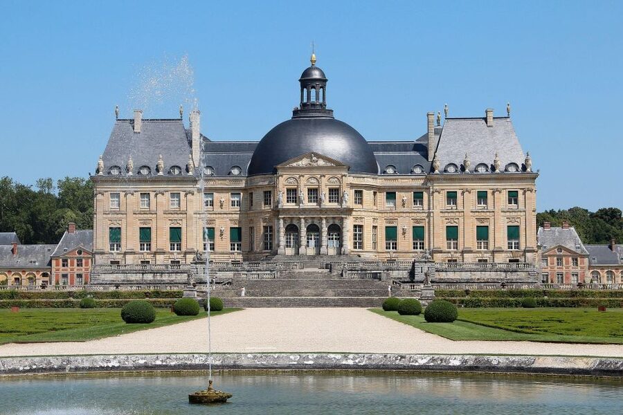 From Paris: Fontainebleau & Vaux-le-Vicomte Private Tour - The driver-host can shape the day