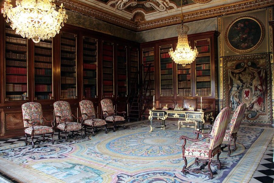 From Paris: Fontainebleau & Vaux-le-Vicomte Private Tour - Who should book this day trip?