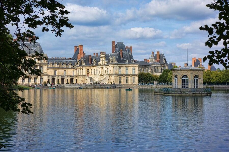 From Paris: Fontainebleau & Vaux-le-Vicomte Private Tour - Booking details worth knowing